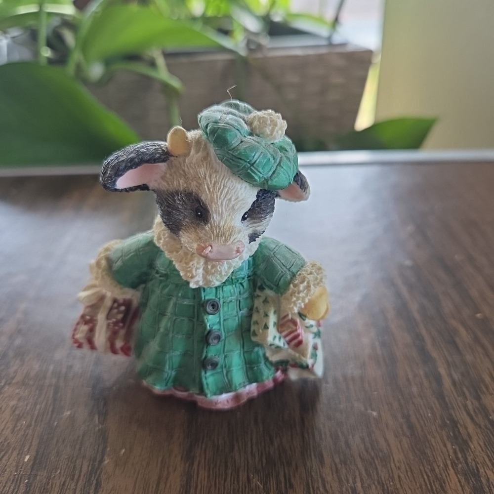 Mary's Moo Moos "Shop Until The Cows Come Home" - Picture 1 of 3